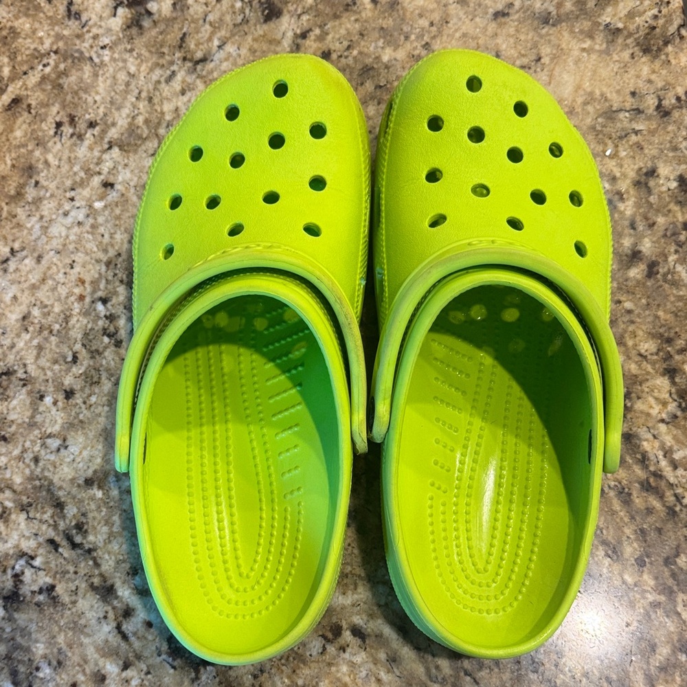 comfortable lime green crocs
